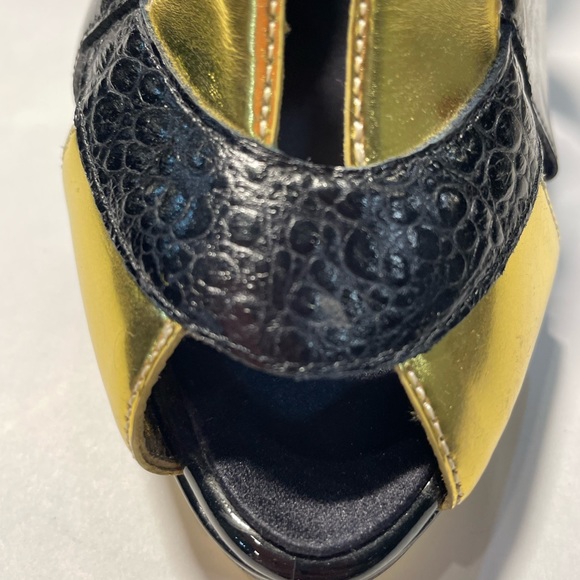 Roberto Cavalli Gold and Black RARE heels 38 - Picture 4 of 6